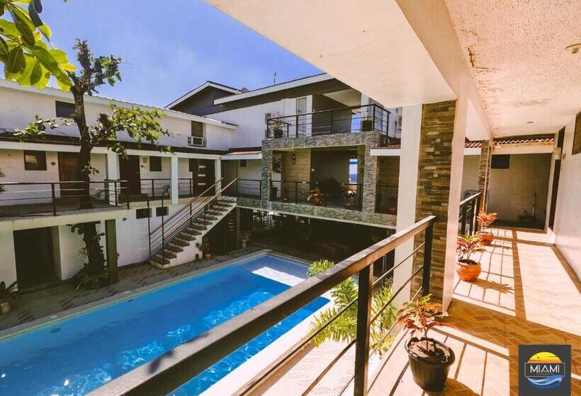 فندق Miami Heat Beach Resort