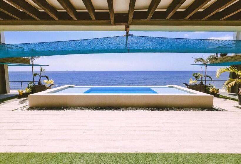 فندق Miami Heat Beach Resort