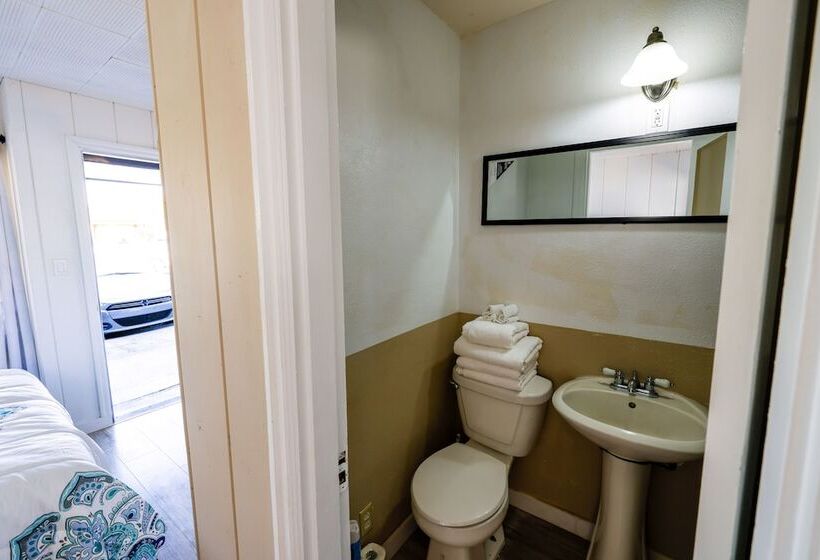 مُتل Cottage Inn