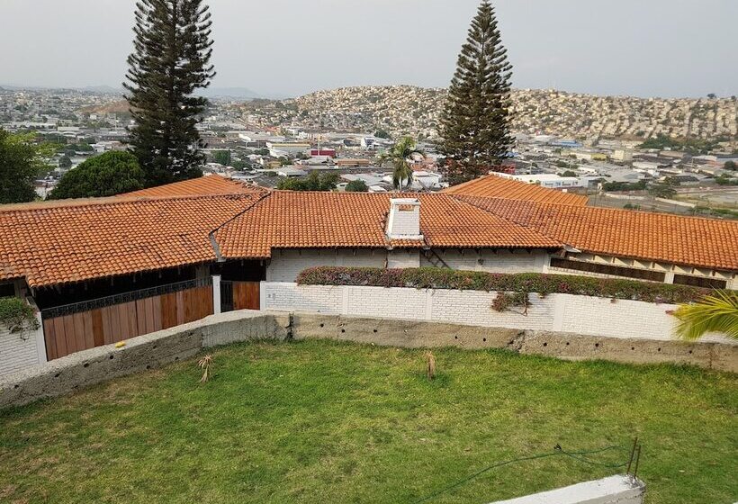 پانسیون Chawpi Lodge