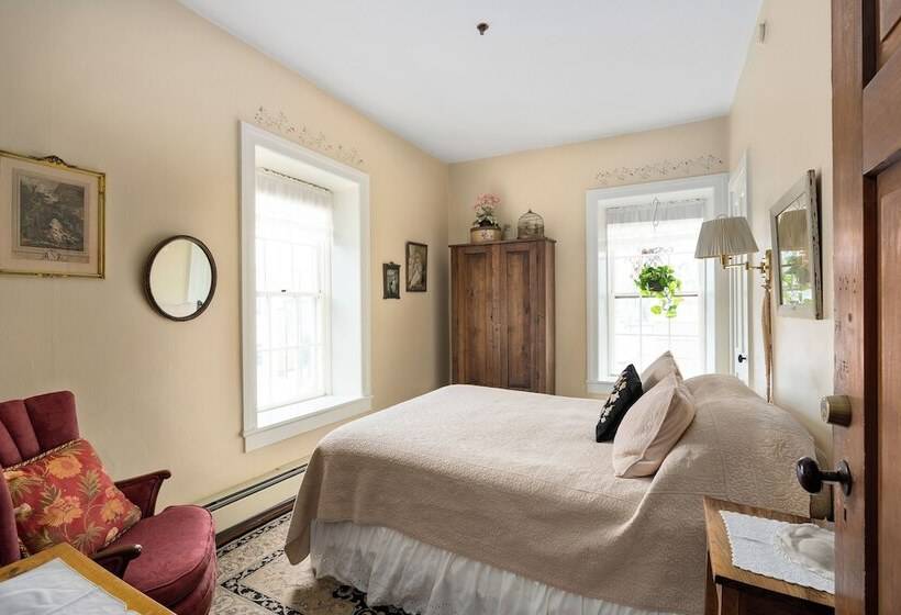 The Stagecoach Inn Bed & Breakfast And Five20 Social Stop