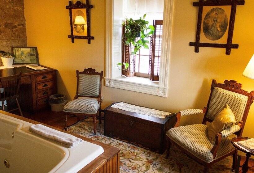 The Stagecoach Inn Bed & Breakfast And Five20 Social Stop