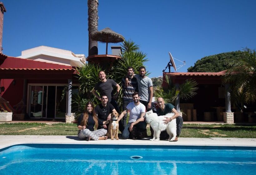 7 Waves Surf Hostel