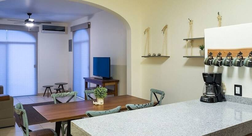 هاستل Punto Mita Eco Surf Suites & Café