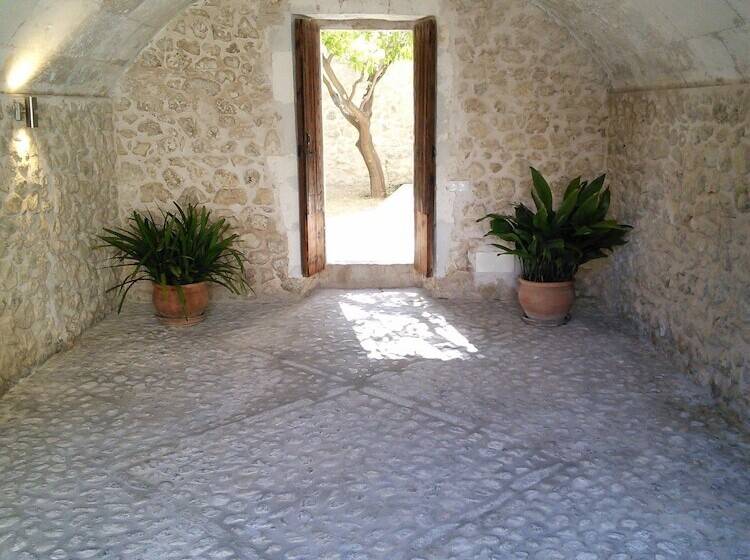 تختخواب و صبحانه Tramuntana Suites