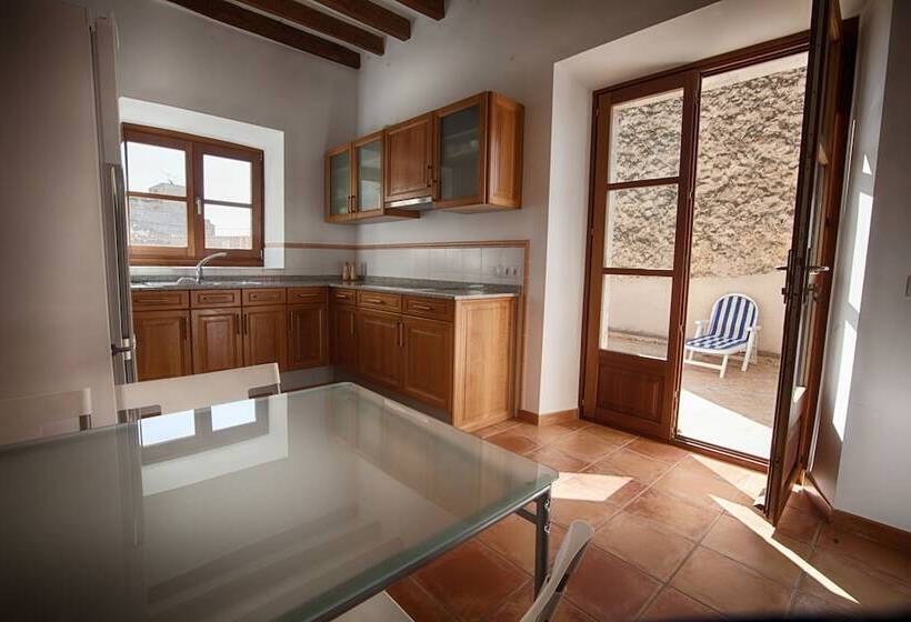 تختخواب و صبحانه Tramuntana Suites