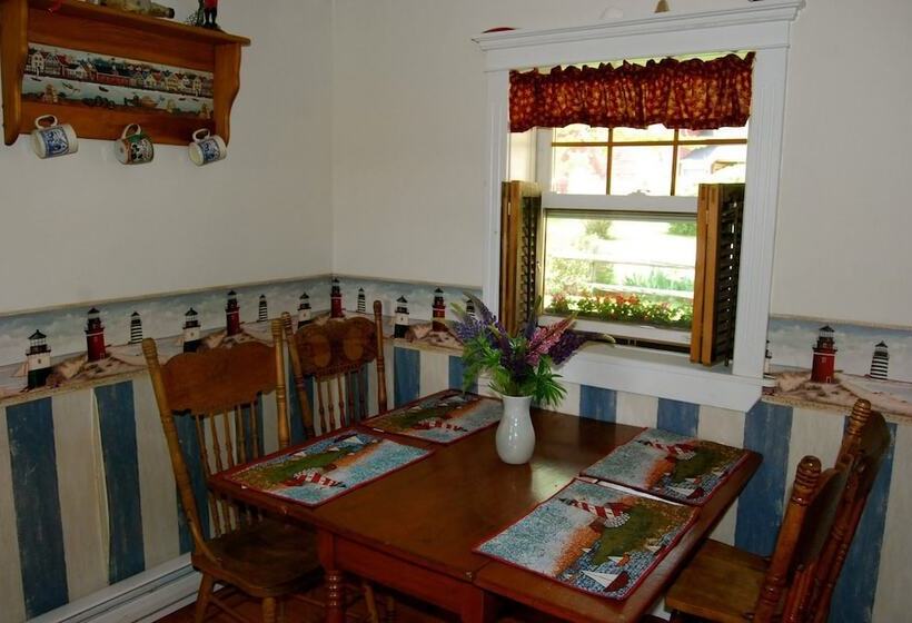 Bugaboo Cottages