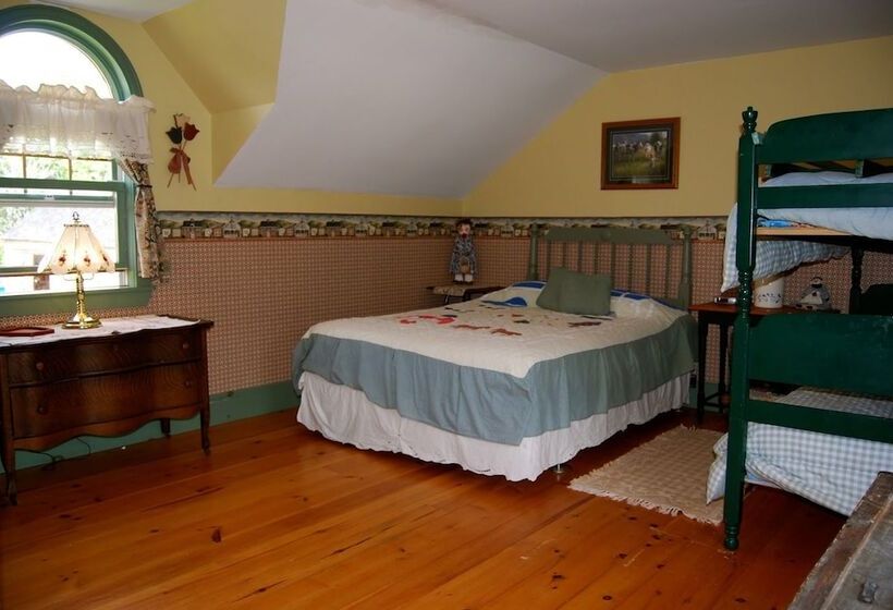 Bugaboo Cottages