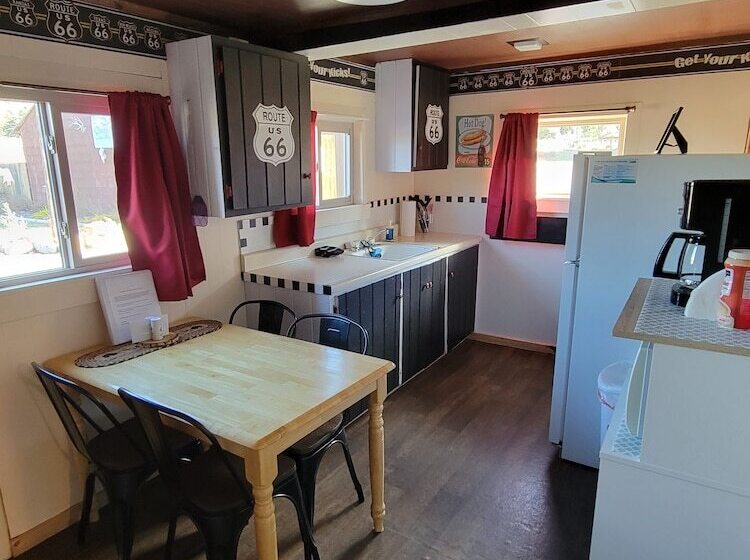 Chinook Cabins & Rv Park