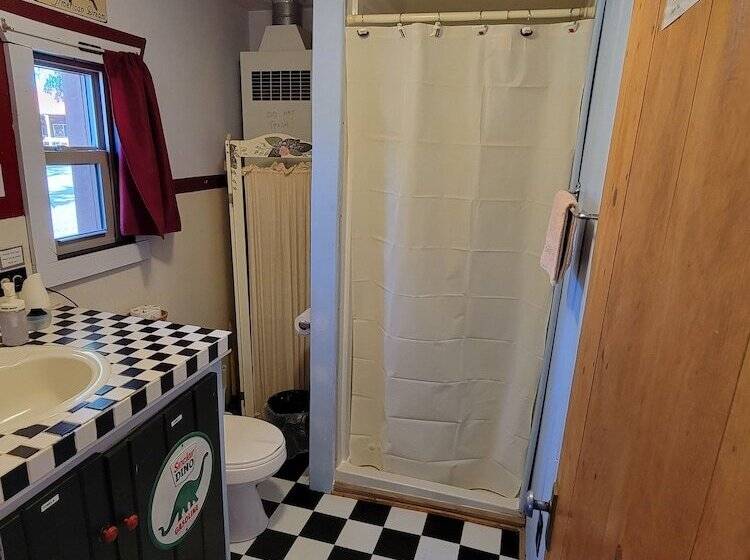 Chinook Cabins & Rv Park