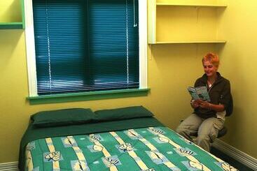 هاستل Egmont Eco Leisure Park & Backpackers