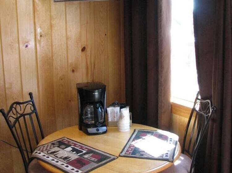 Evergreen Motel