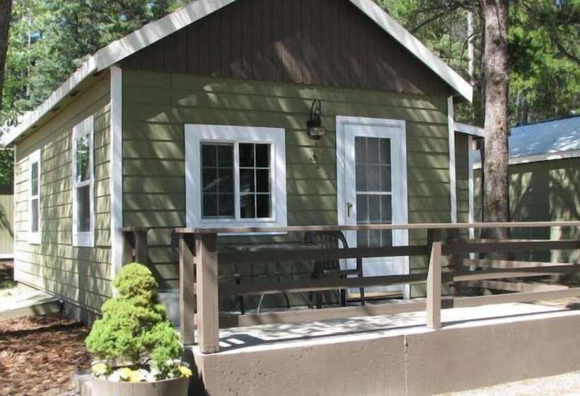 Evergreen Motel