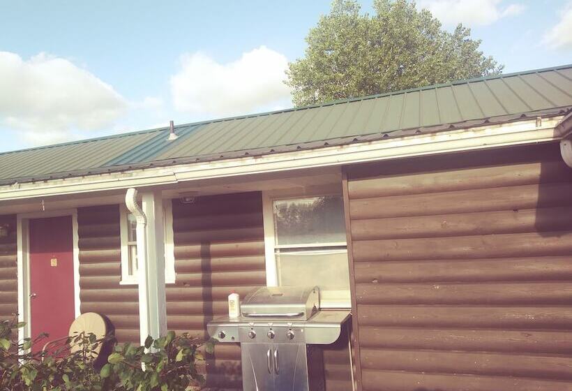 Headwaters Motel