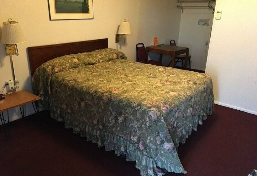 Holiday Motel