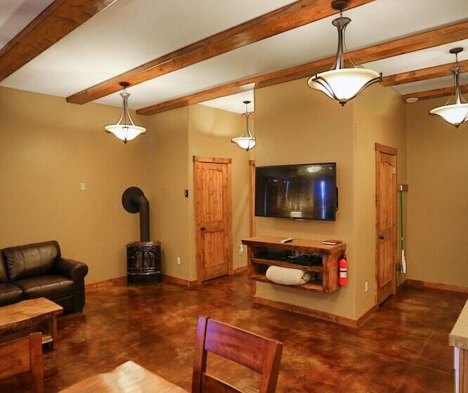 هتل Baycrest Lodge