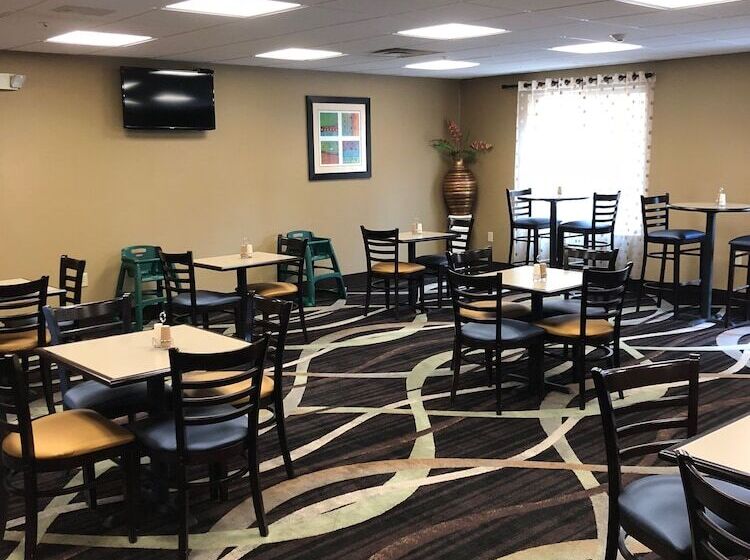 酒店 Country View Inn & Suites