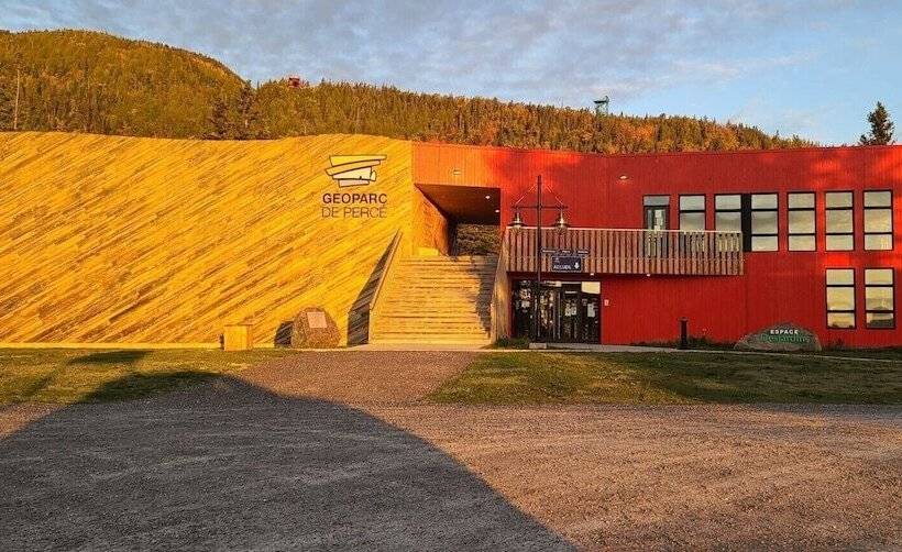 هتل Maisonnettes Camping De La Baie De Perce