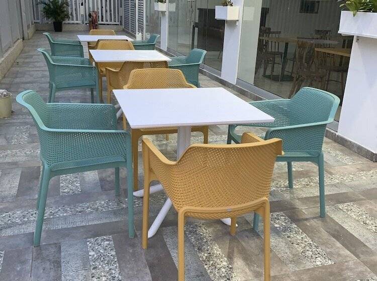 هتل Mayales Plaza