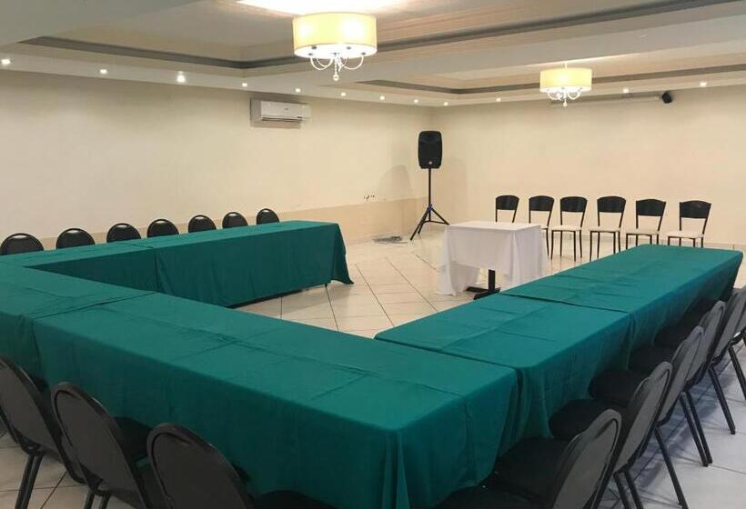 فندق Meson De La Rivera