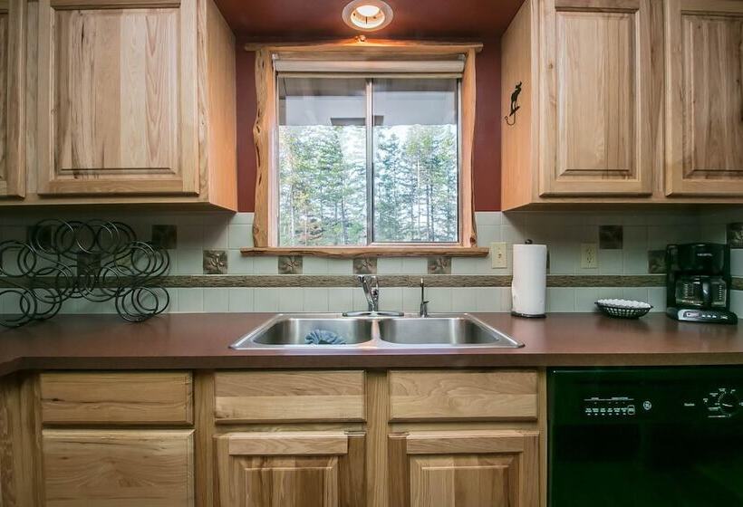 Ole  Berg S Den In Lake Wenatchee