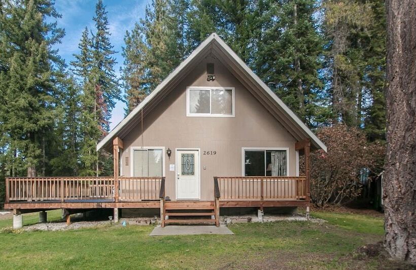 Ole  Berg S Den In Lake Wenatchee