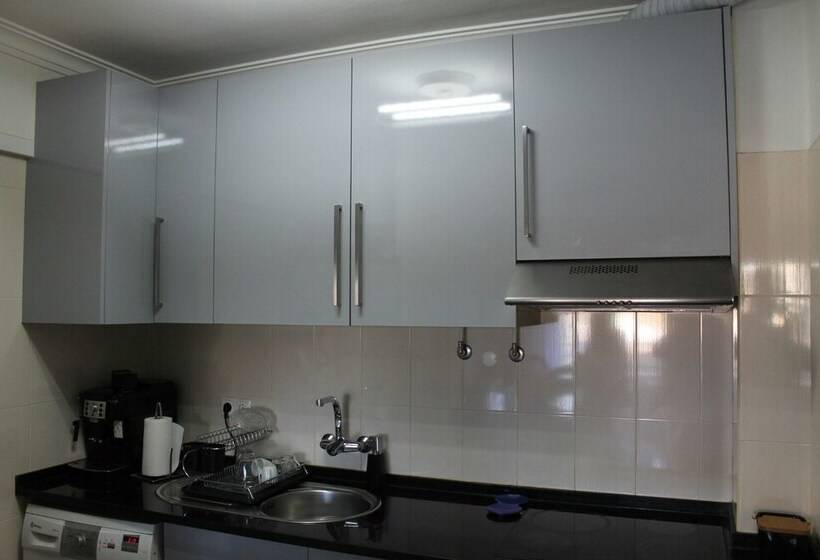 پانسیون Lisbon South Bay Rooms