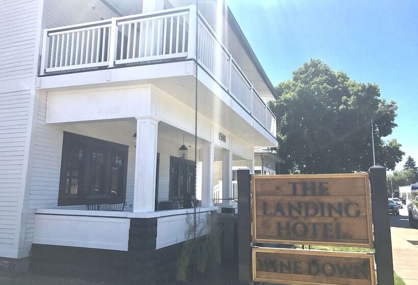 پانسیون The Landing Hotel And Dining