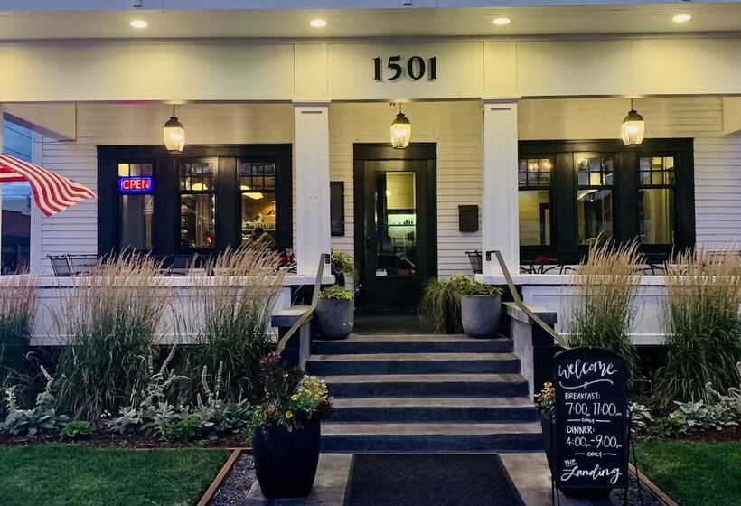 پانسیون The Landing Hotel And Dining