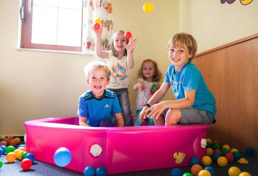 استراحتگاه Trixi Park Zittauer Gebirge Ferienhäuser, Hotel Und Camping