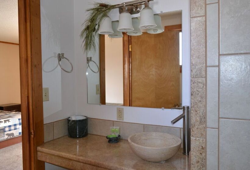 The Village Inn Motel And Restaurant