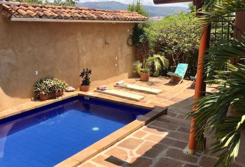 تختخواب و صبحانه Casa Juana