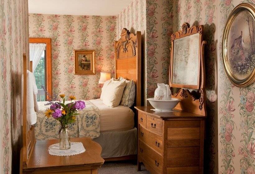 تختخواب و صبحانه Chanticleer Guest House