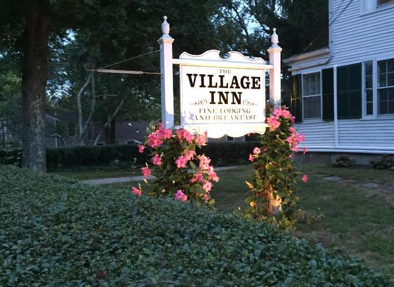 تختخواب و صبحانه Village Inn