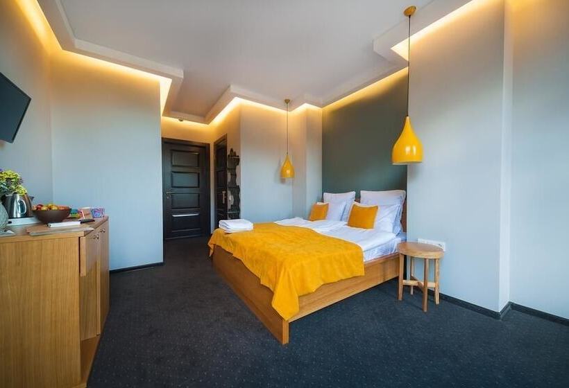 Beehive Hotel Odessa
