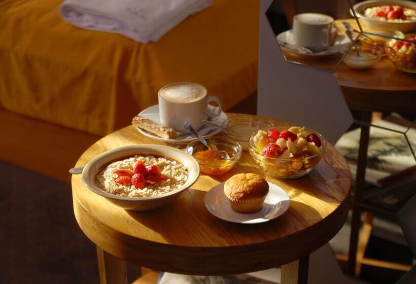 Beehive Hotel Odessa