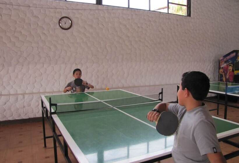 مسافرخانه Hosteria El Surillal