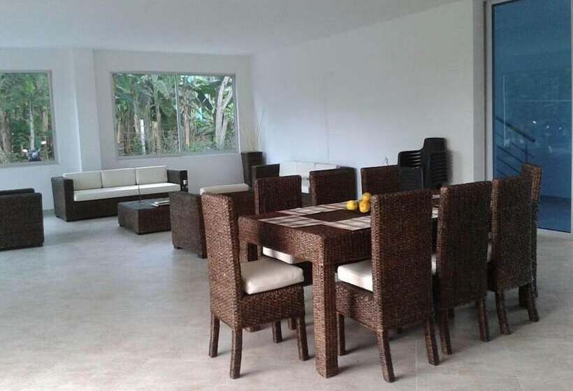 مسافرخانه La Felicidad