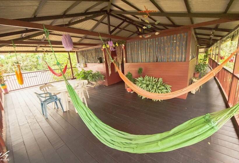 مسافرخانه Posada Los Delfines