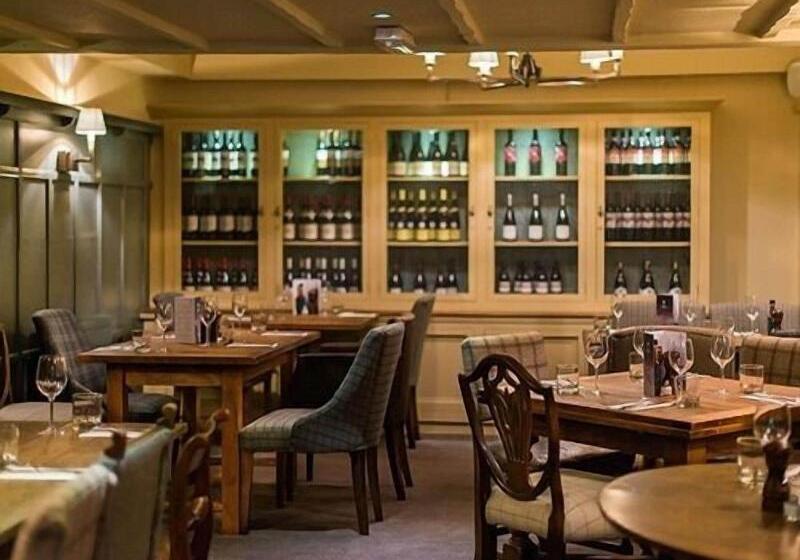فندق فئة نجمة واحدة The Fenwick Steak & Seafood Pub