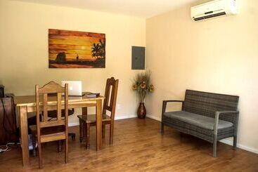 Hostel Dos Monos