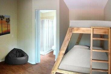Hostel Dos Monos