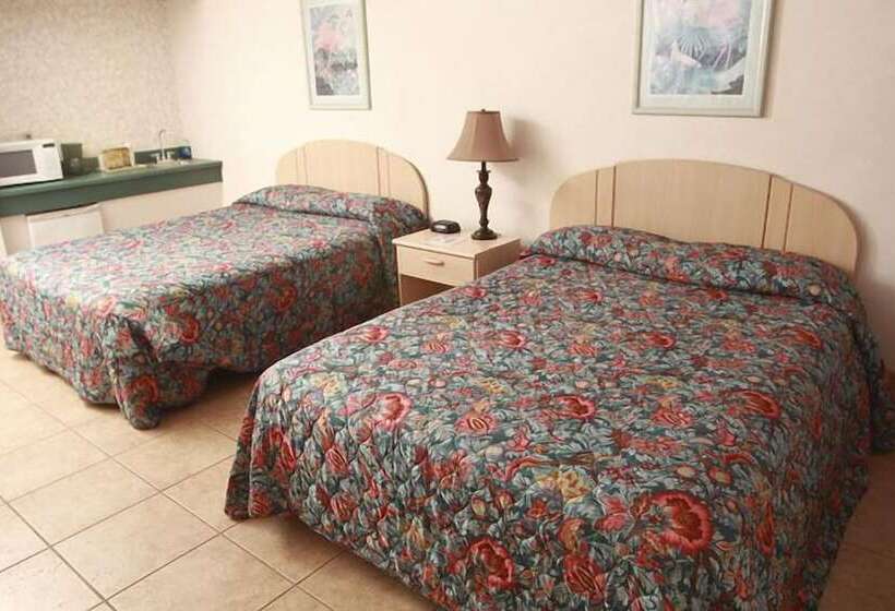 هتل Beachfront Resort