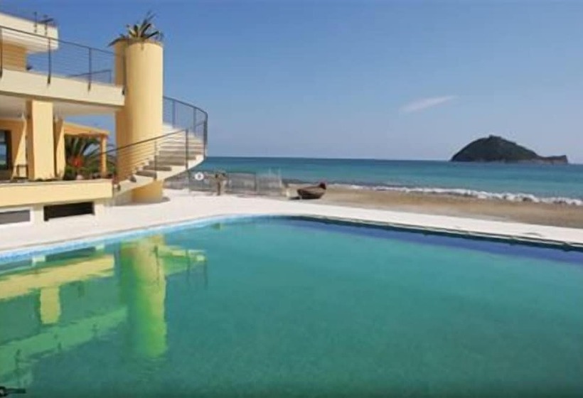 هتل Camping Delfino
