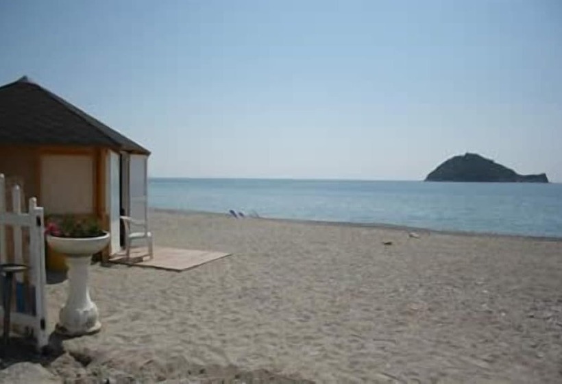 هتل Camping Delfino