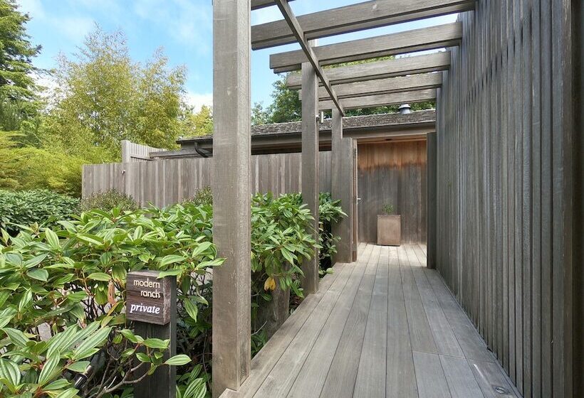 호텔 Coast Cabins