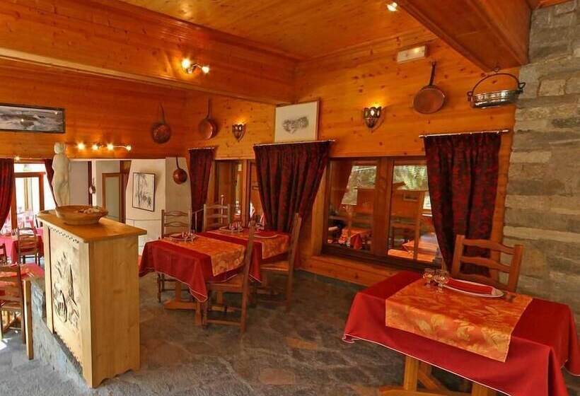 هتل Hôtel Les Chalets