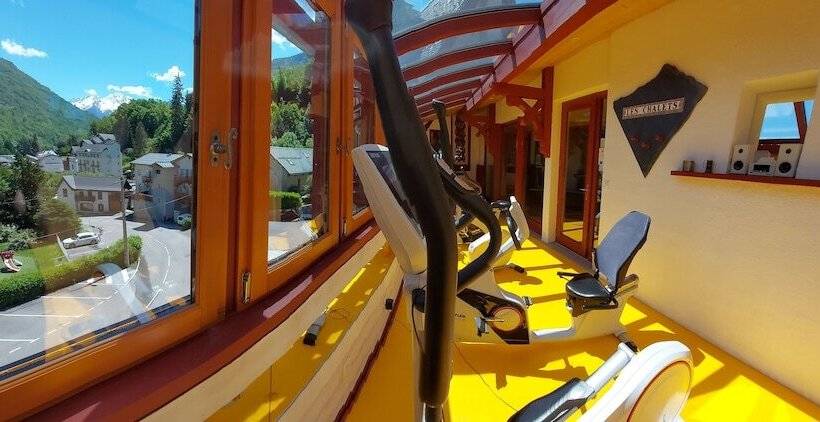 هتل Hôtel Les Chalets