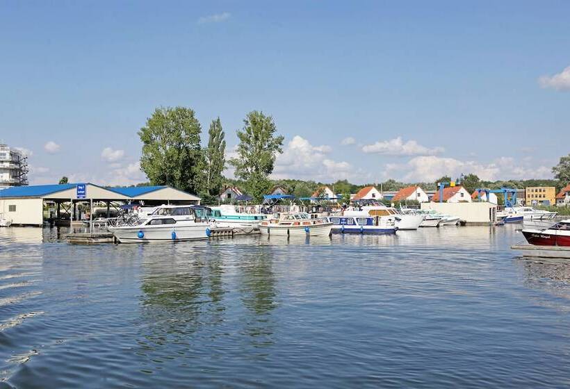 호텔 Kuhnle Tours Hafendorf Müritz