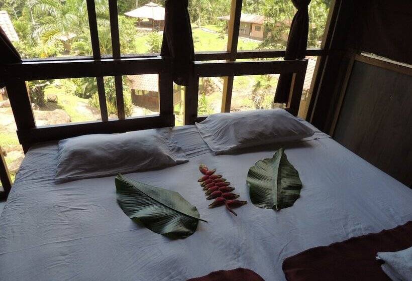 هتل Pacuare River Lodge